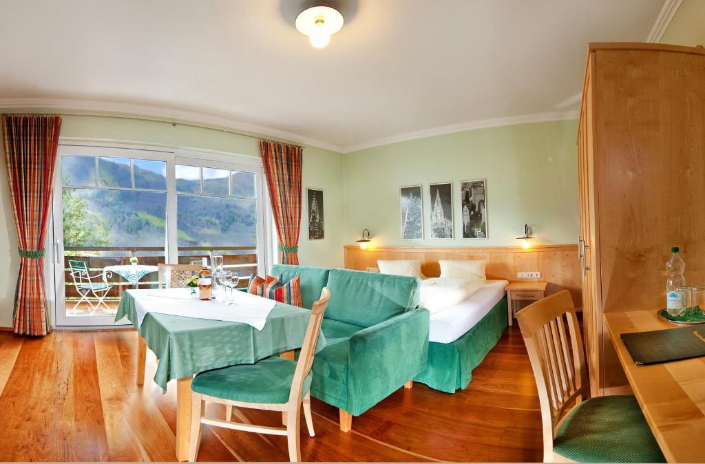 Haus Mühlbacher inklusive kostenfreiem Eintritt in die Alpentherme Bad Hofgastein Zimmer foto