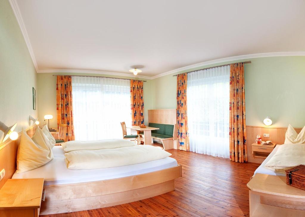 Haus Mühlbacher inklusive kostenfreiem Eintritt in die Alpentherme Bad Hofgastein Zimmer foto